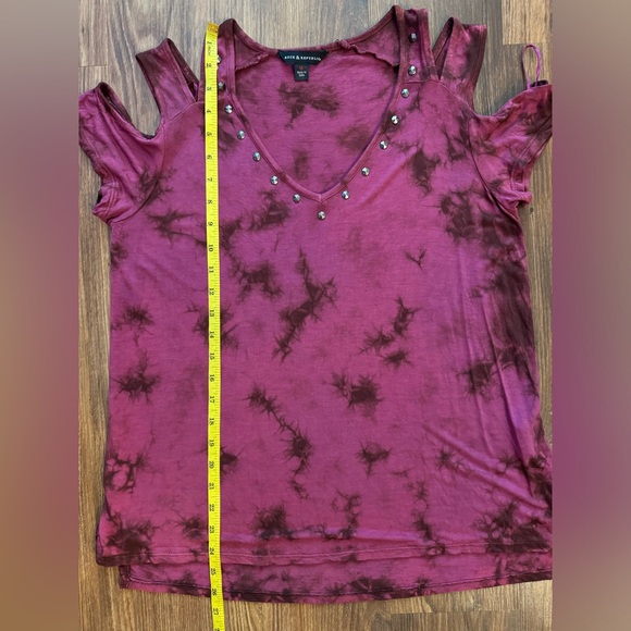 Rock & Republic Purple Burgundy Studded Cold Shoulder Shirt Top size M - Picture 8 of 10